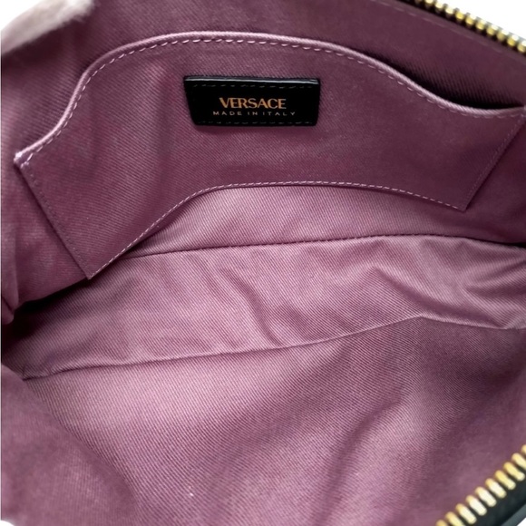 ✨🛍️ Versace Black Leather La Medusa Shoulder Bag - Picture 6 of 9